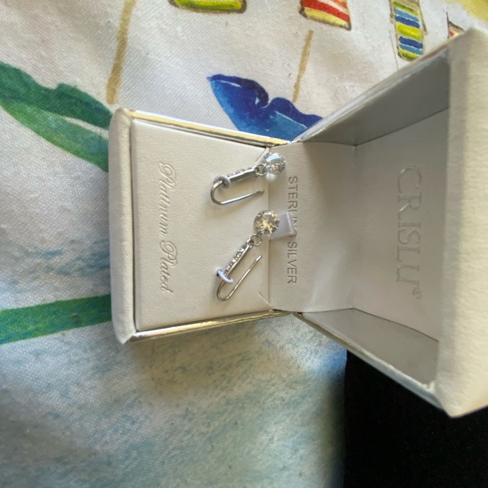 Crislu sterling silver earring